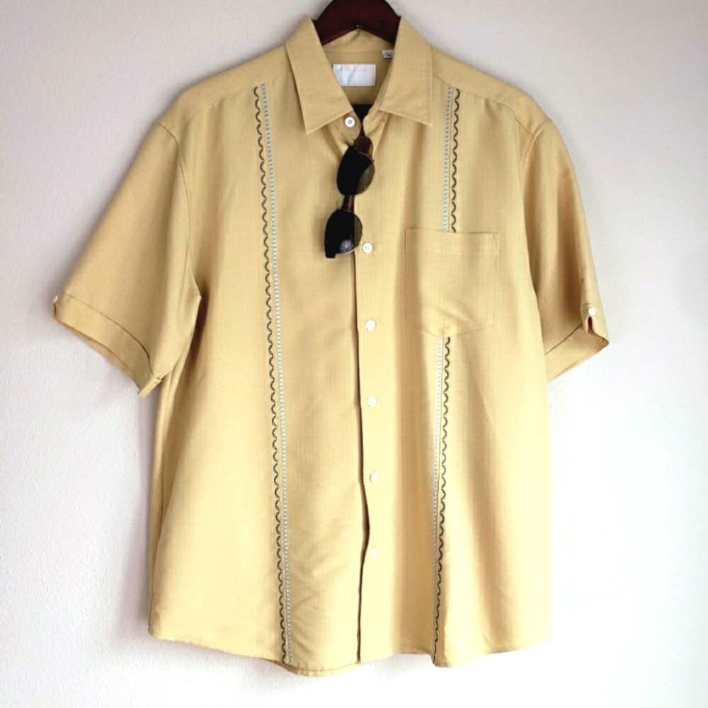 VTG Embroidered Short Sleeve Button Down Shirt
